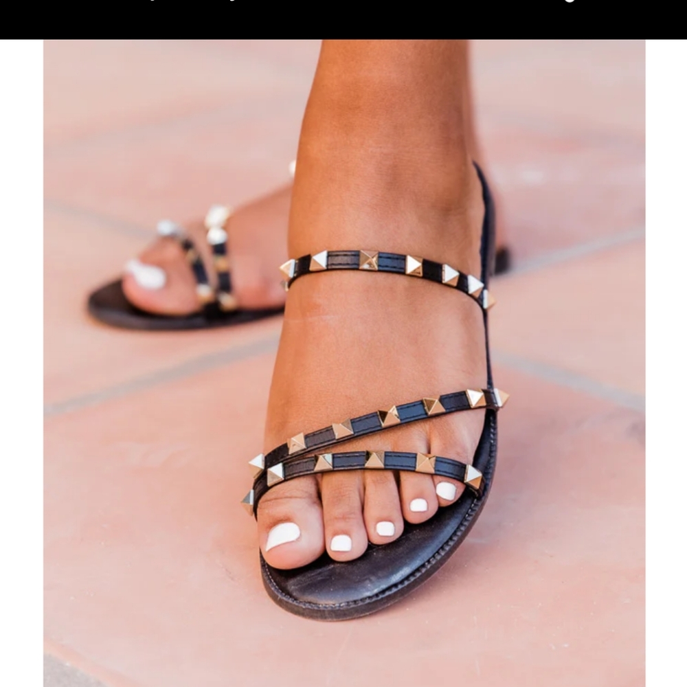 Qupid Desmond Women's Slide Studded Strappy Flat Sandals Size 7 NEW